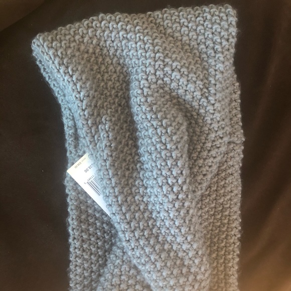 Goes-With-Everything Grey Cowel - Picture 6 of 6